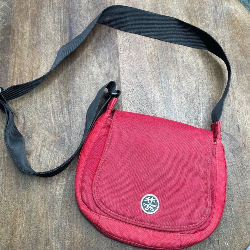 Crumpler Red Crossbody‎ Messenger Bag Nylon Travel Casual Everyday